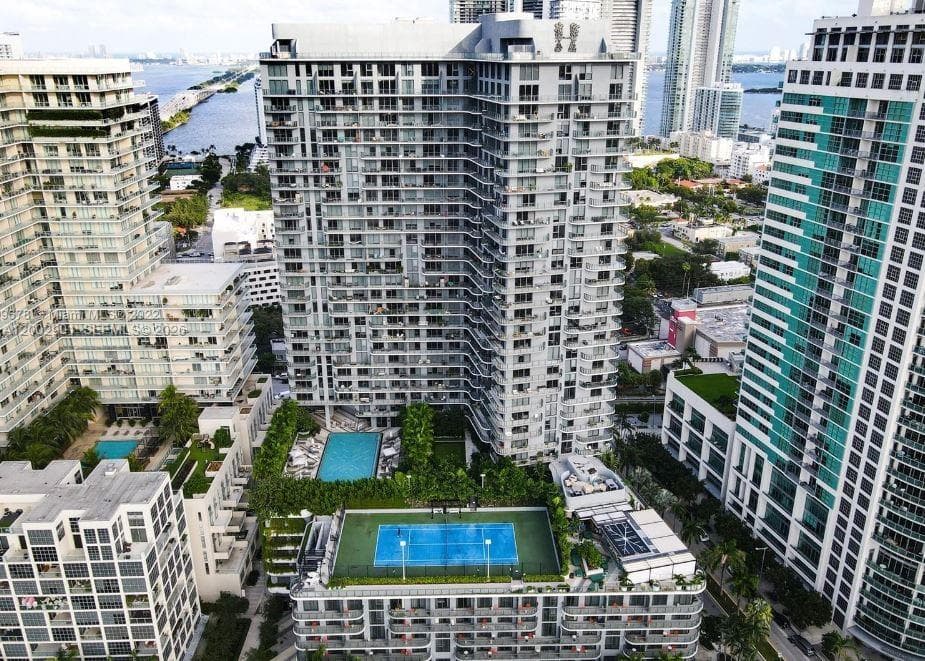 121 NE 34th St # 1607, Miami FL 33137 — 1
