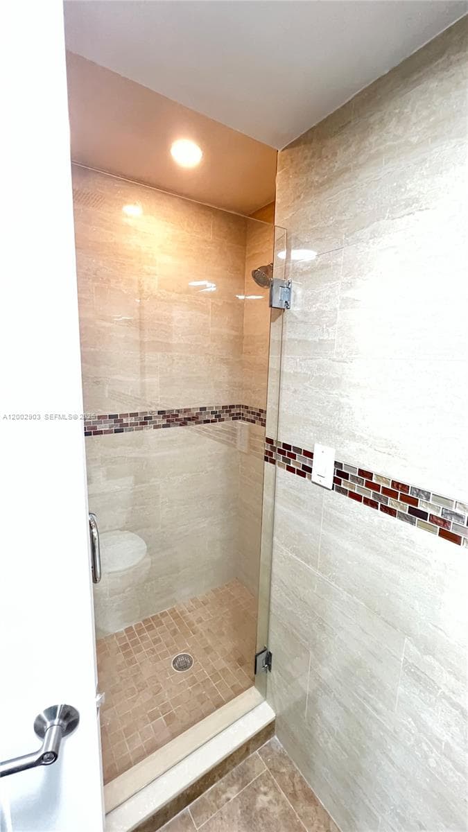 8235 Crespi Blvd # 4, Miami Beach FL 33141 — 6