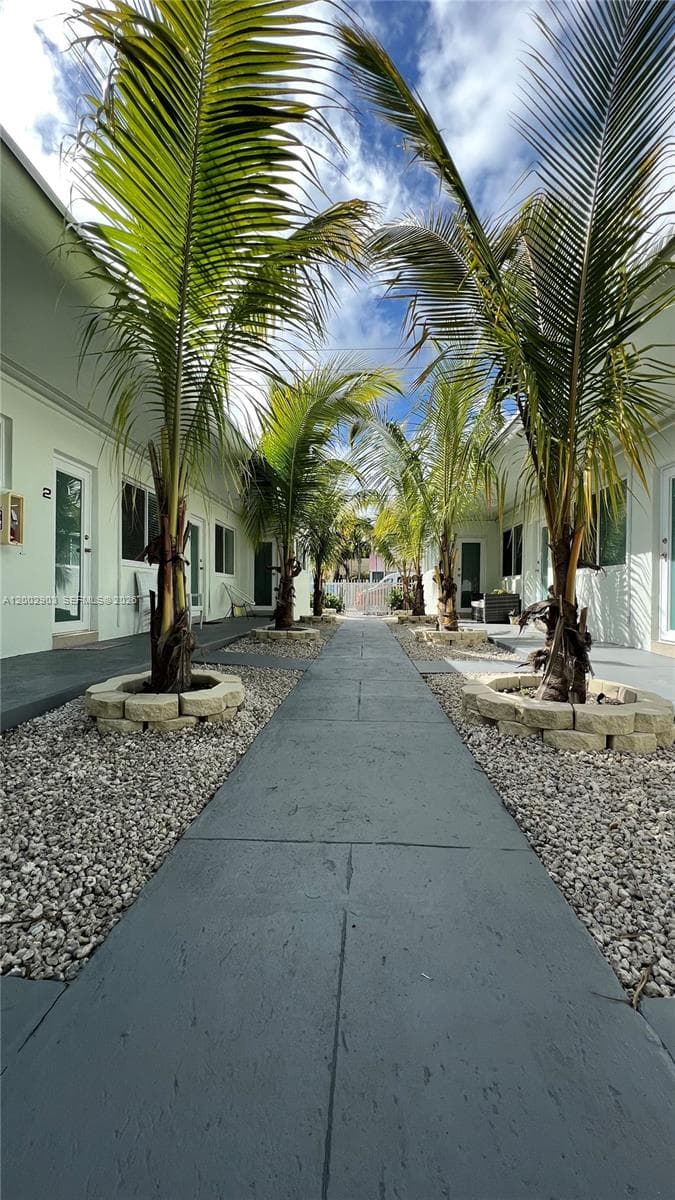 8235 Crespi Blvd # 4, Miami Beach FL 33141 — 22