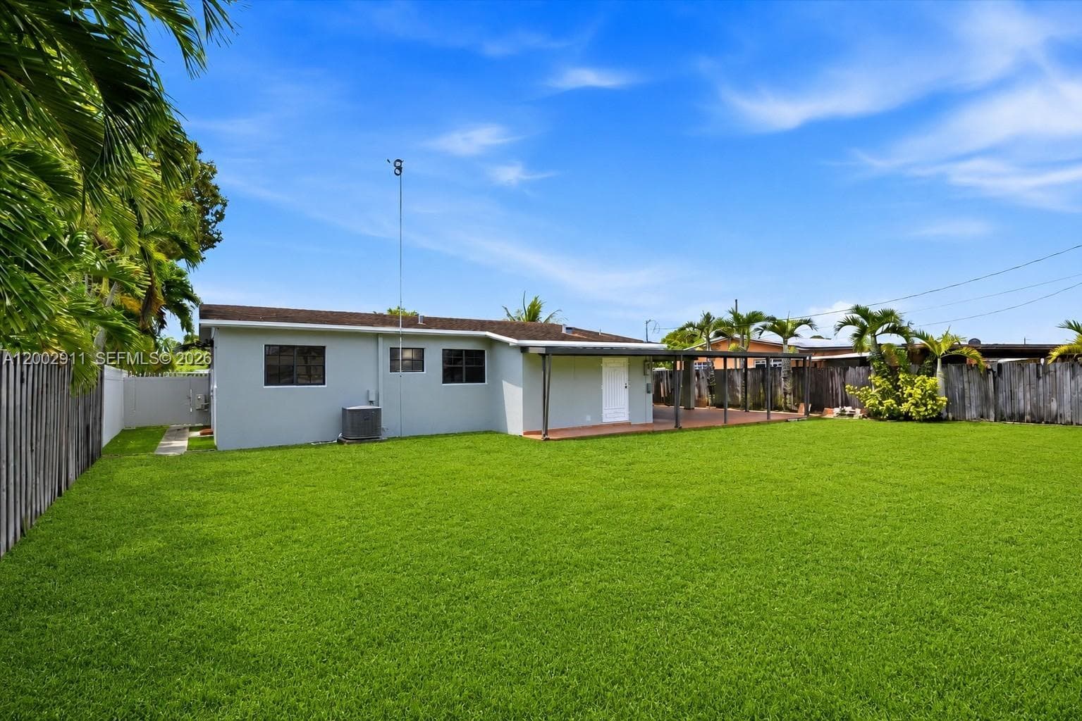 687 W 39th Pl, Hialeah FL 33012 — 2