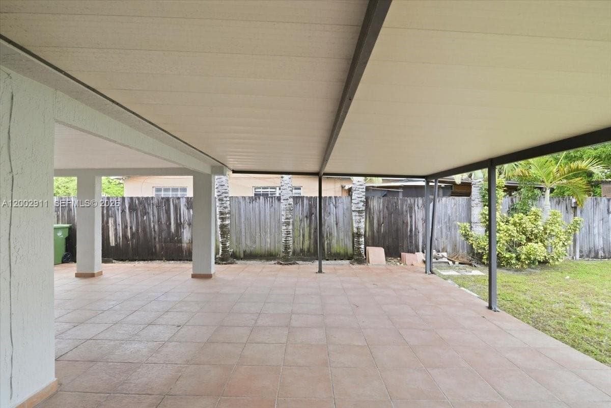 687 W 39th Pl, Hialeah FL 33012 — 26