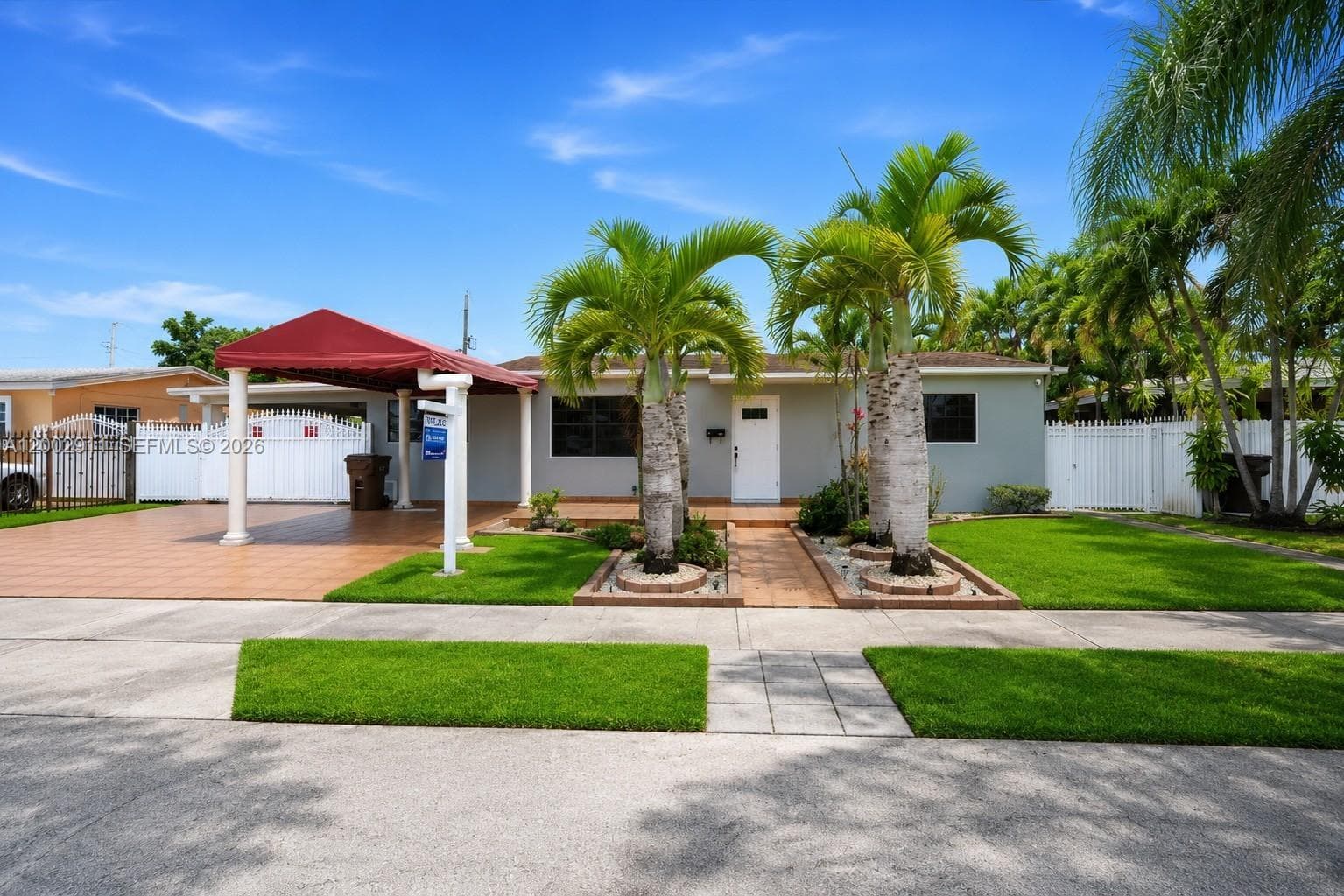 687 W 39th Pl, Hialeah FL 33012 — 3