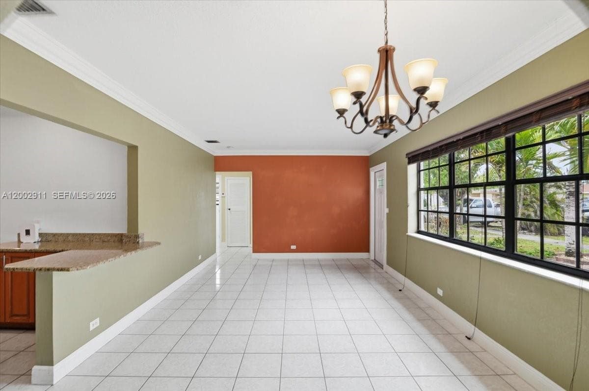 687 W 39th Pl, Hialeah FL 33012 — 9