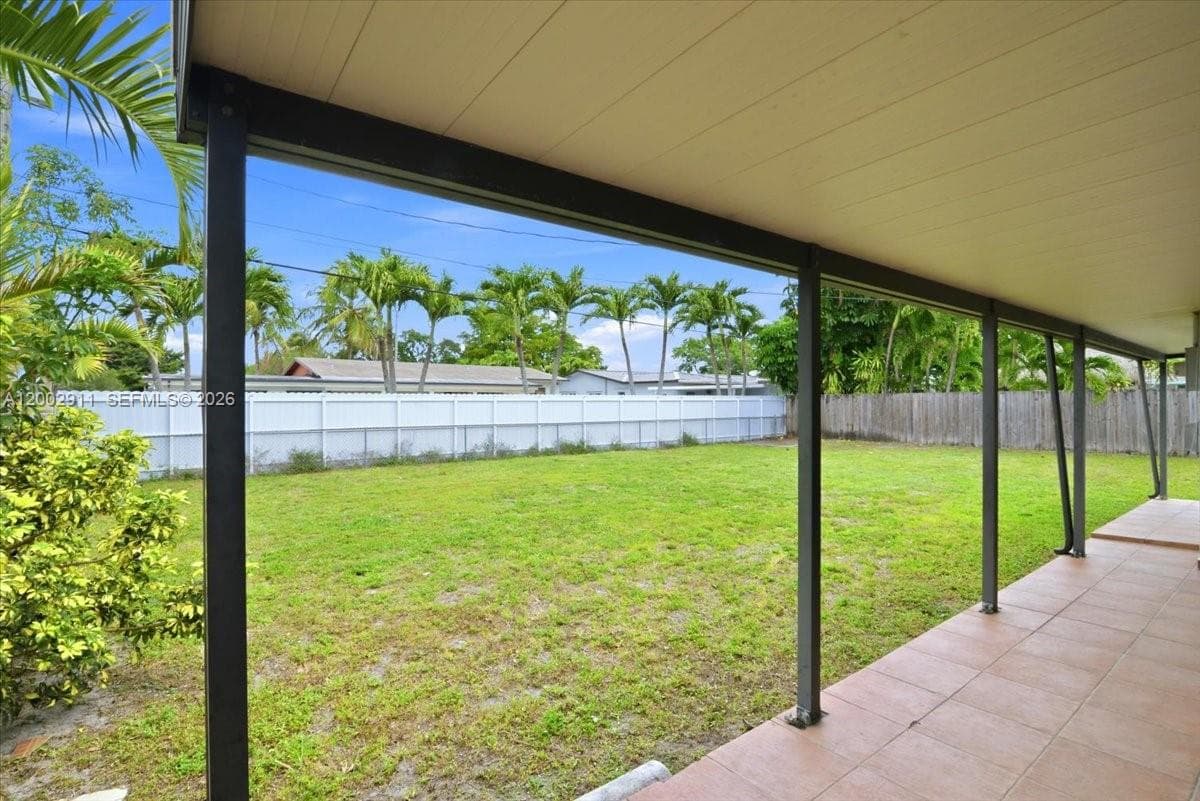 687 W 39th Pl, Hialeah FL 33012 — 29