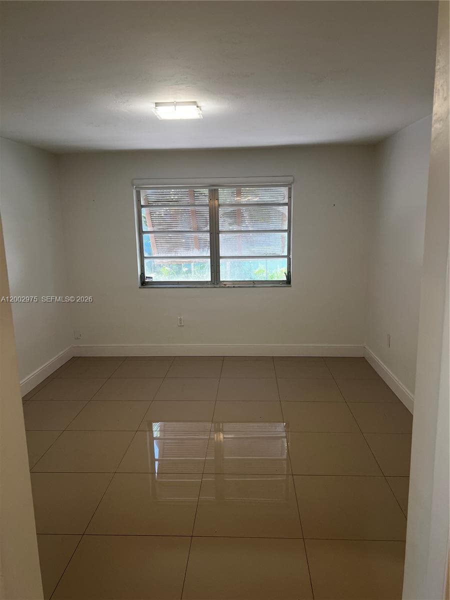 9350 SW 77th Ave # G1, Miami FL 33156 — 16
