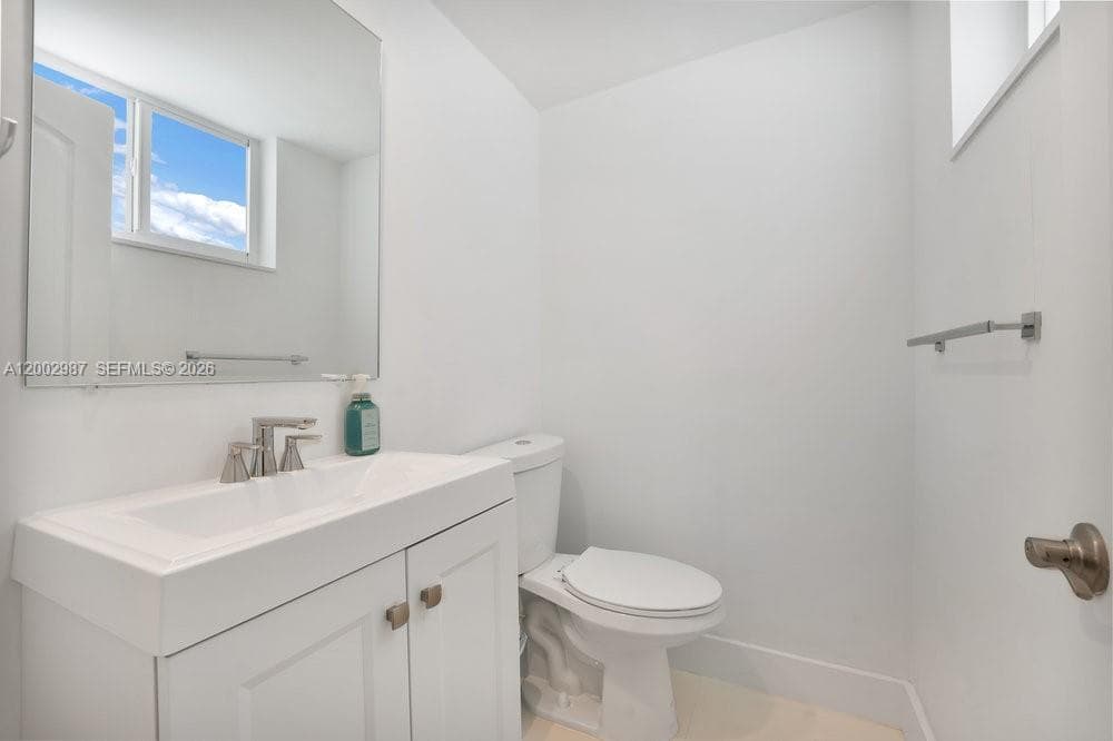 240 Galen Dr # 112, Key Biscayne FL 33149 — 17