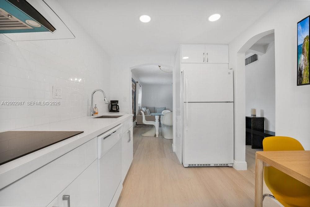 240 Galen Dr # 112, Key Biscayne FL 33149 — 12