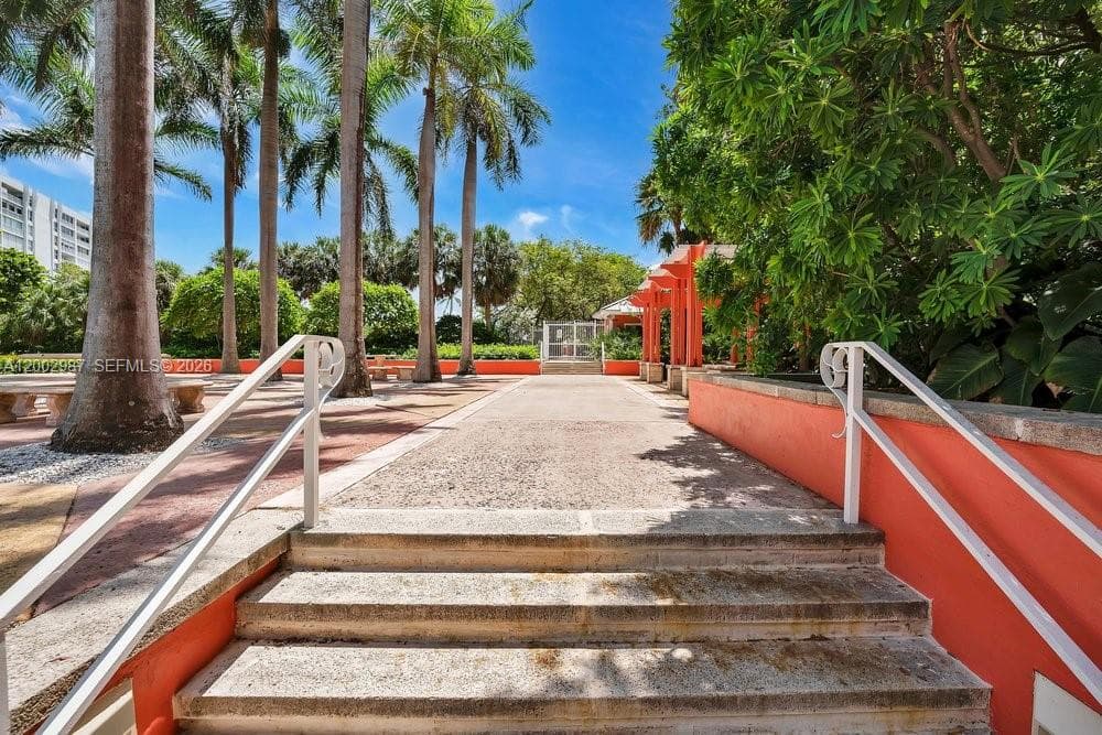 240 Galen Dr # 112, Key Biscayne FL 33149 — 22