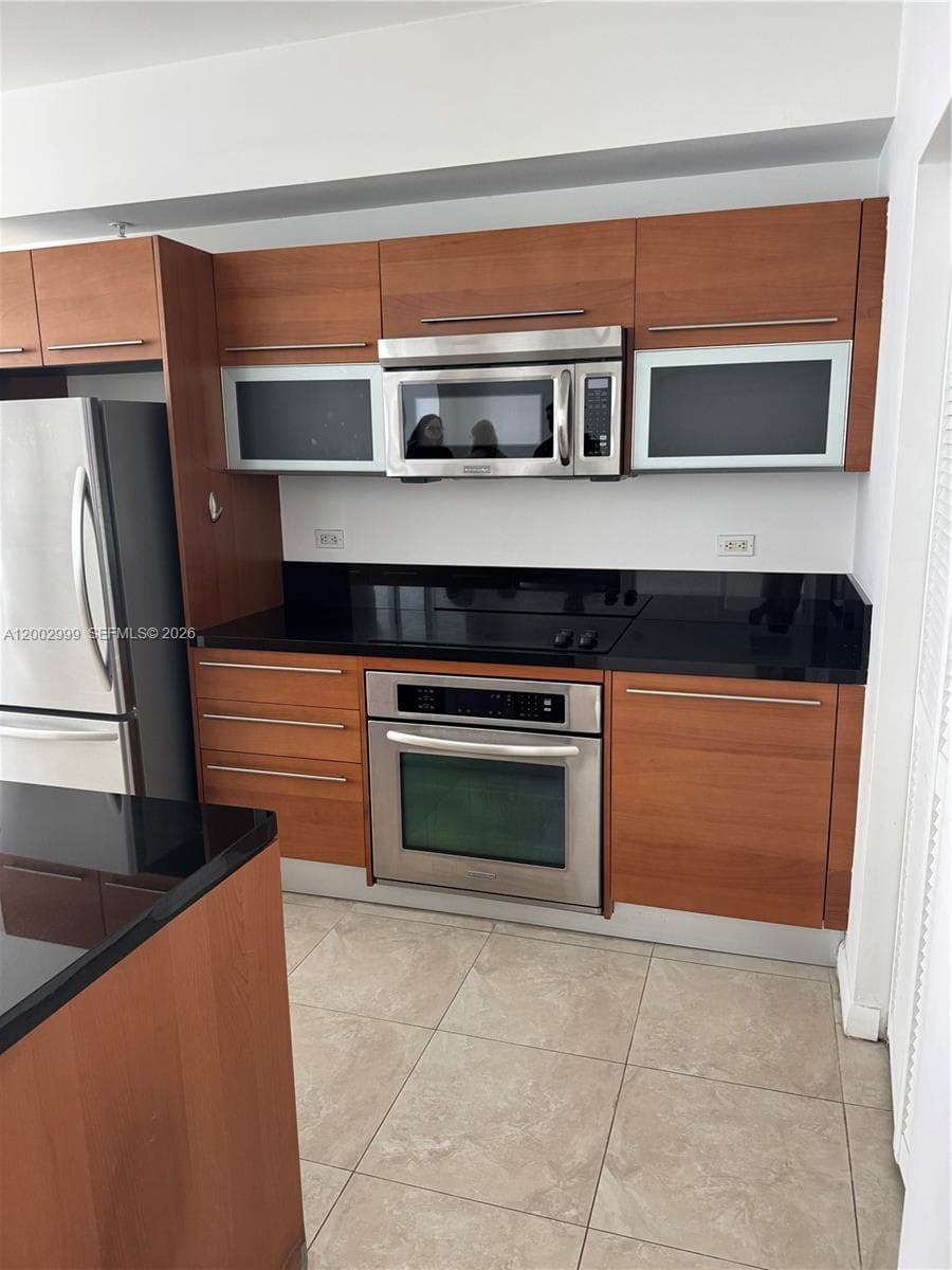 253 NE 2nd St # 1108, Miami FL 33132 — 2