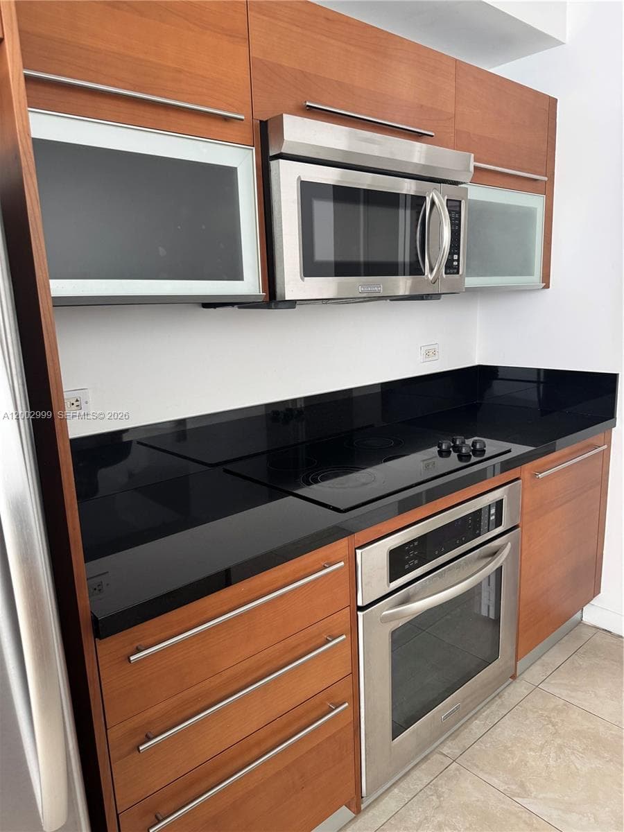 253 NE 2nd St # 1108, Miami FL 33132 — 3