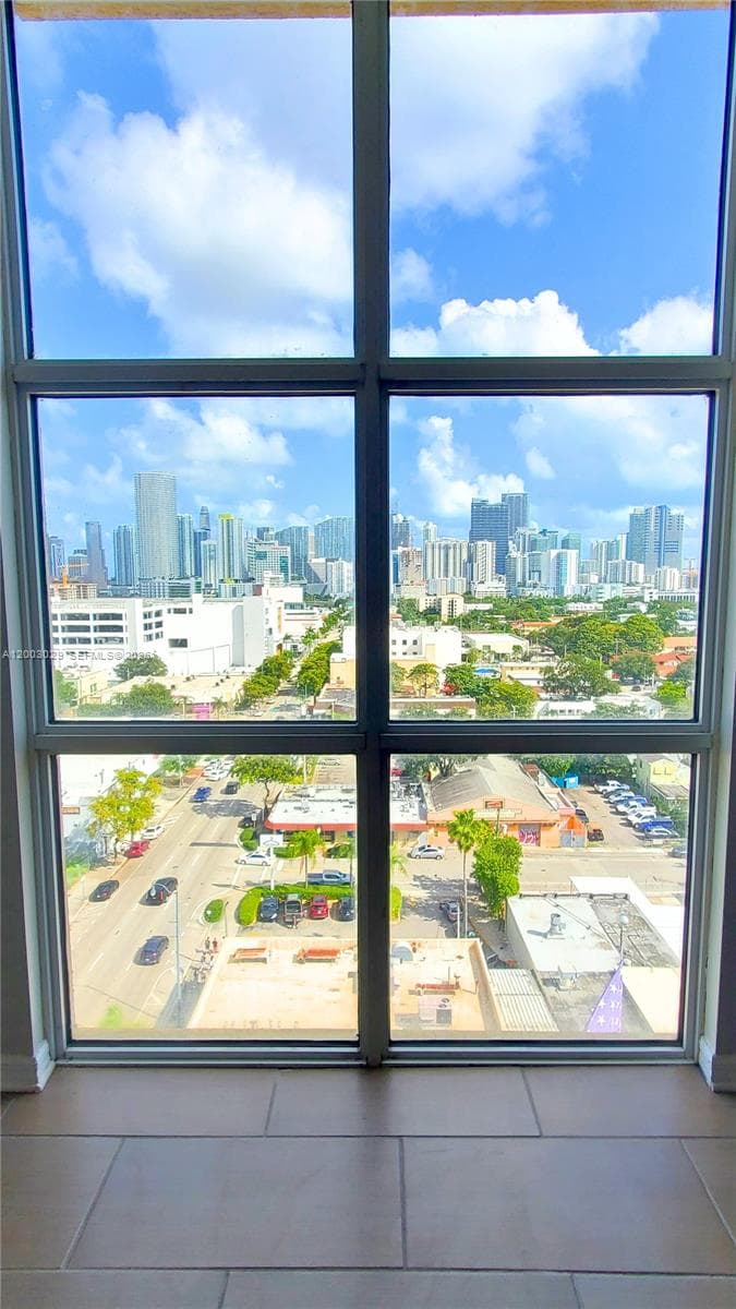 Miami, FL — 7