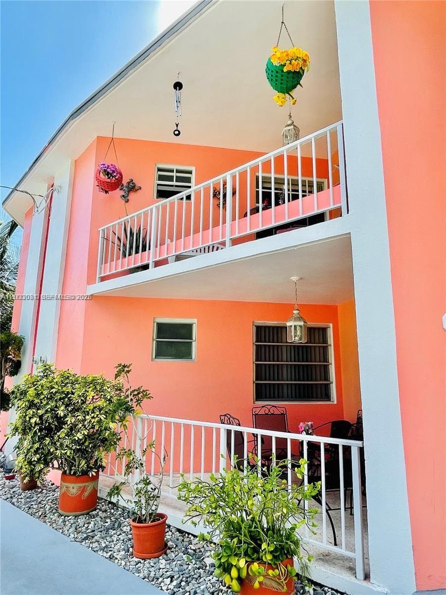 270 NW 34th Ter, Miami FL 33127 — 2