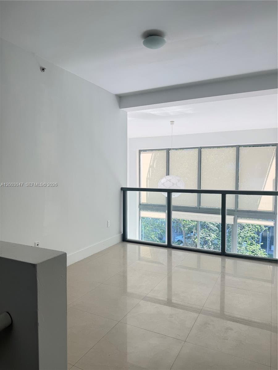 6000 Collins Ave # 313, Miami Beach FL 33140 — 2