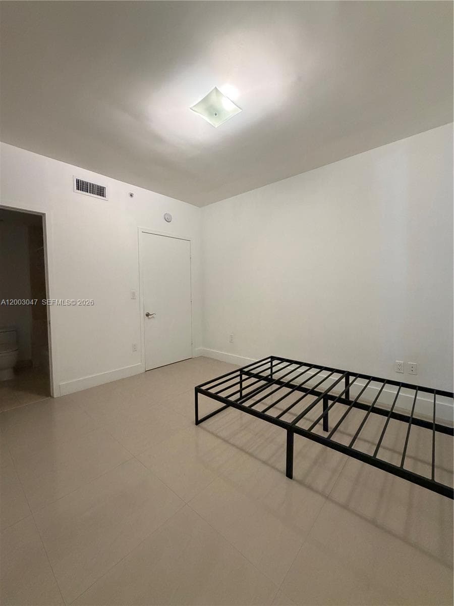 6000 Collins Ave # 313, Miami Beach FL 33140 — 7