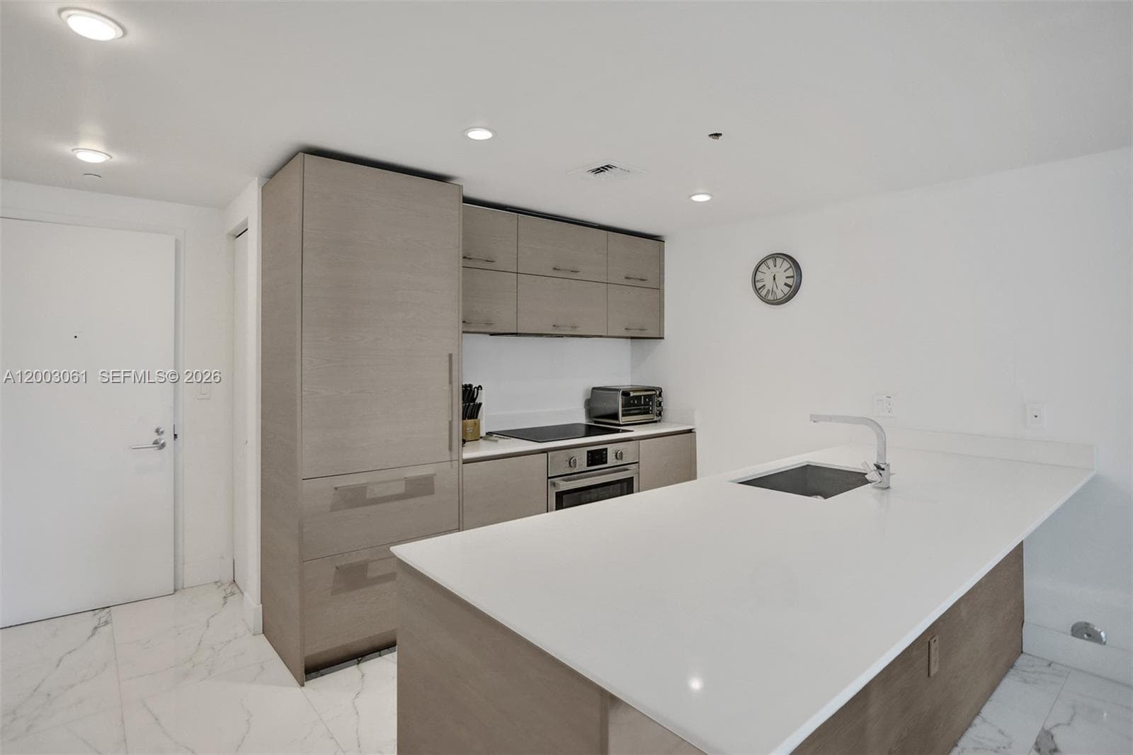 1300 S Miami Ave # 3111, Miami FL 33130 — 33