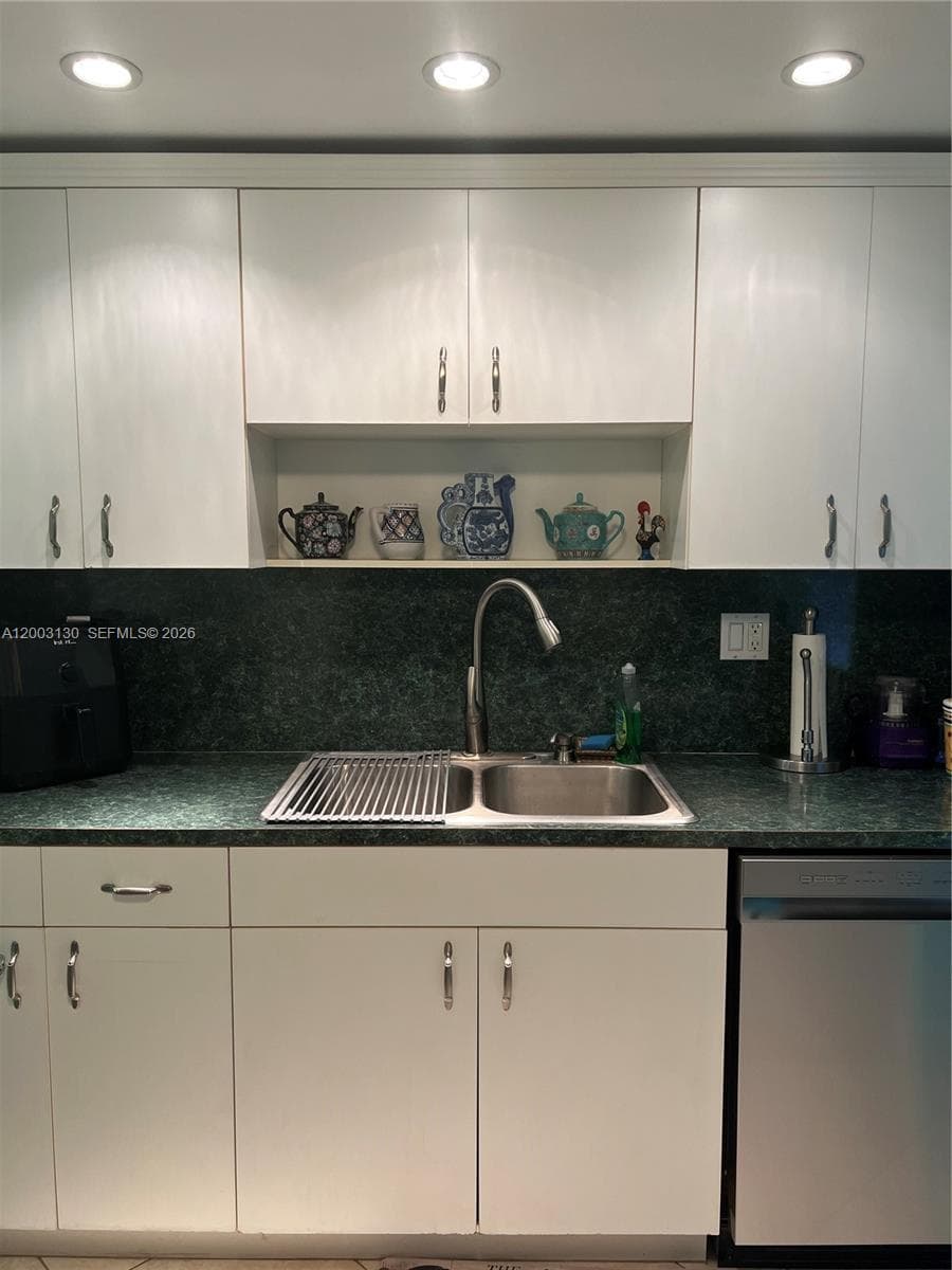 8335 SW 72nd Ave # 212D, Miami FL 33143 — 17