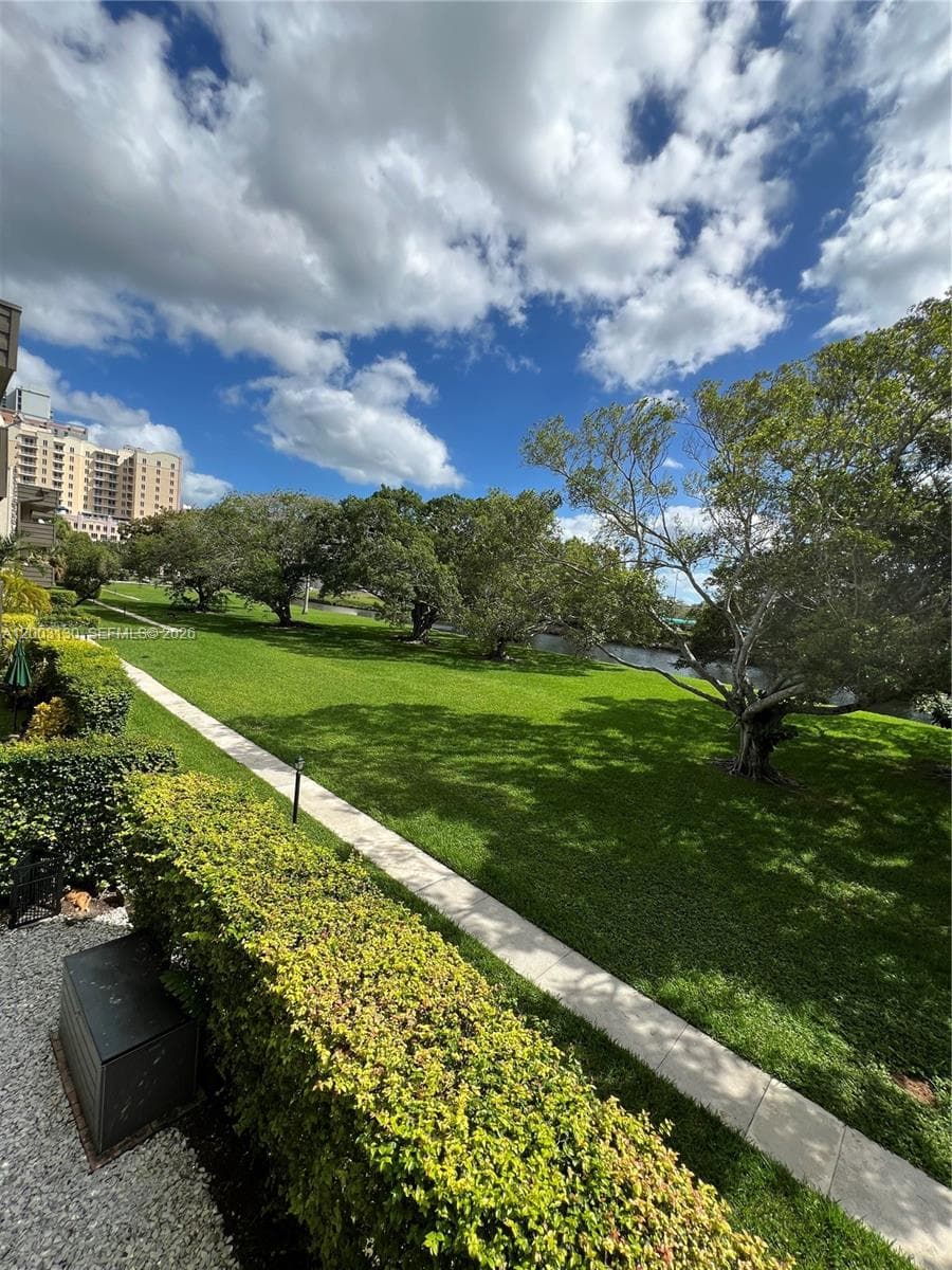 8335 SW 72nd Ave # 212D, Miami FL 33143 — 34