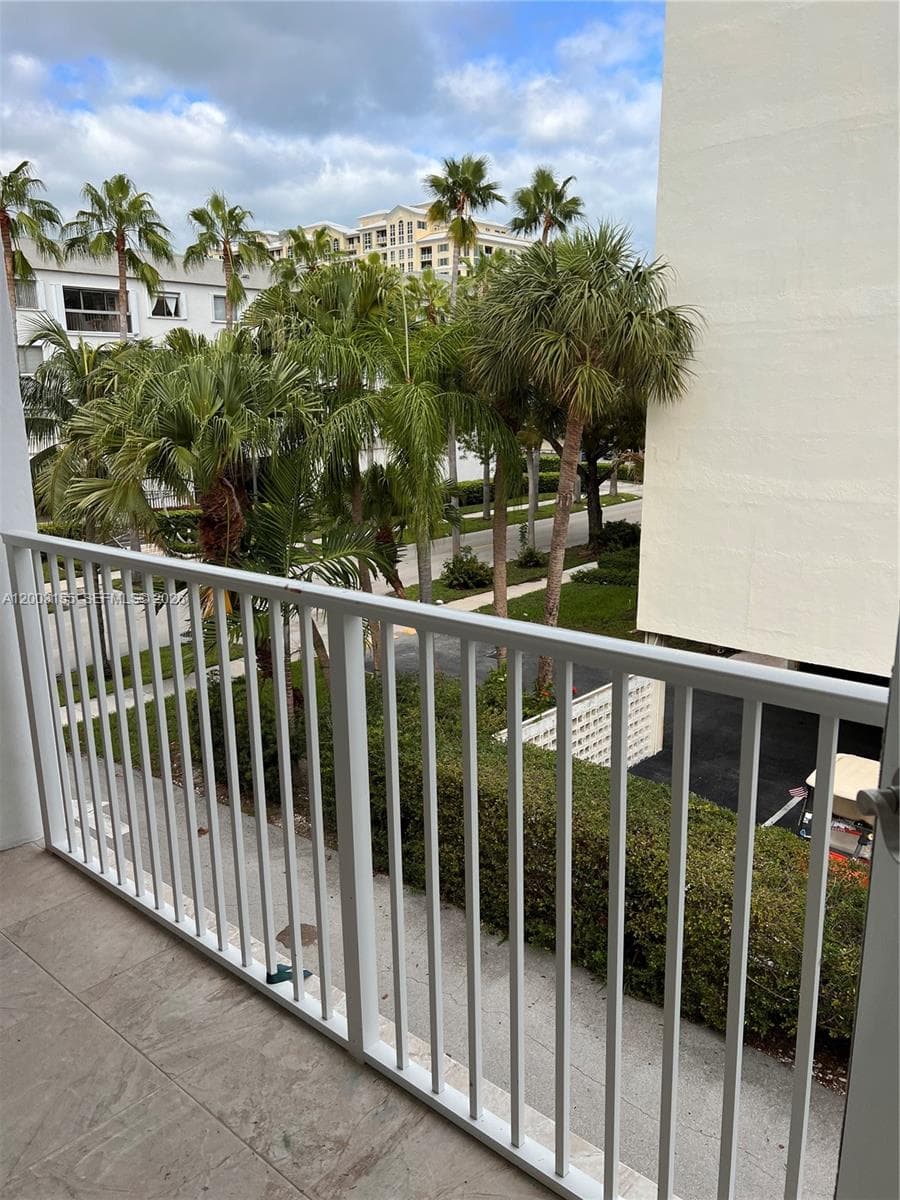 240 Galen Dr # 302, Key Biscayne FL 33149 — 6