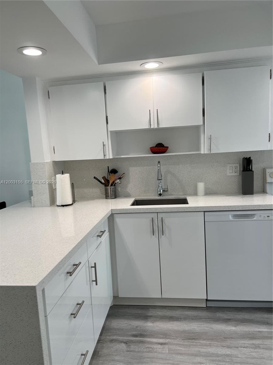 240 Galen Dr # 302, Key Biscayne FL 33149 — 3