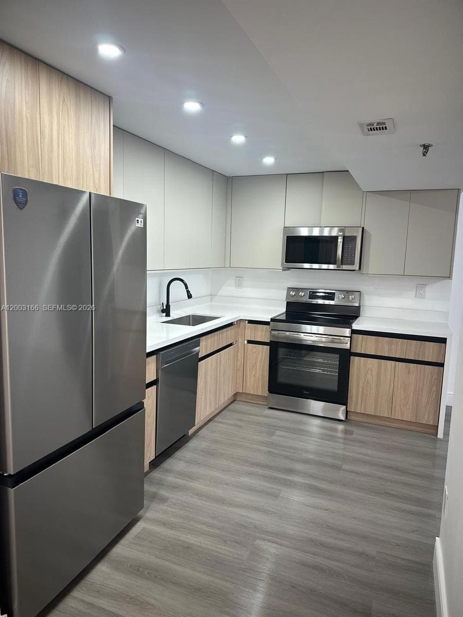 20840 San Simeon Way # 601, Miami FL 33179 — 3