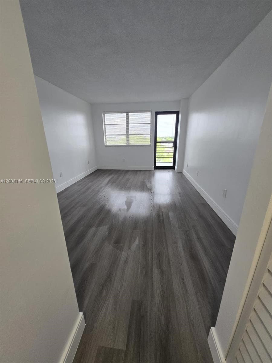 20840 San Simeon Way # 601, Miami FL 33179 — 10