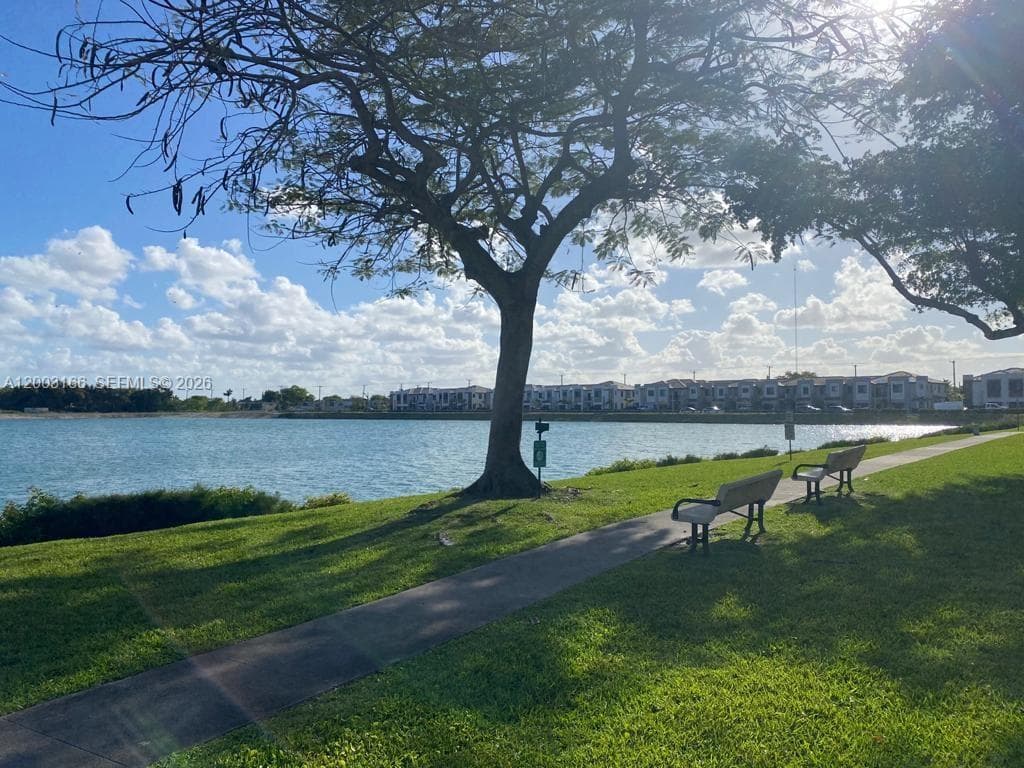 20840 San Simeon Way # 601, Miami FL 33179 — 18