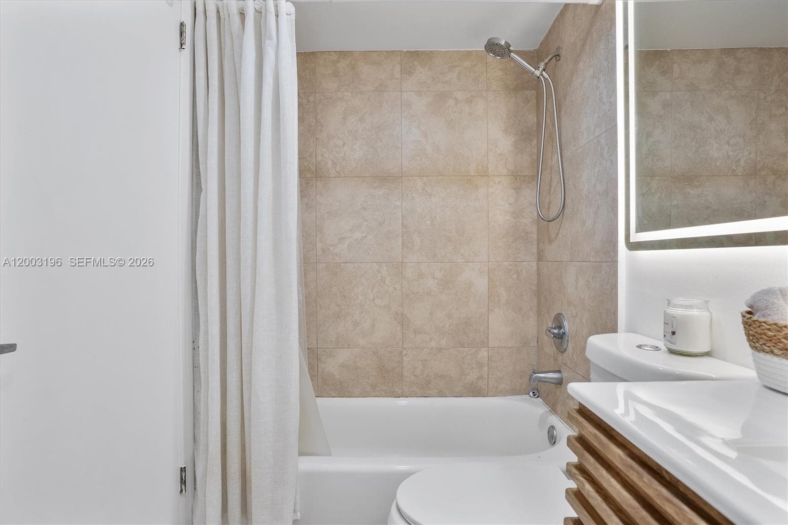 7501 E Treasure Dr, North Bay Village FL 33141 — 9