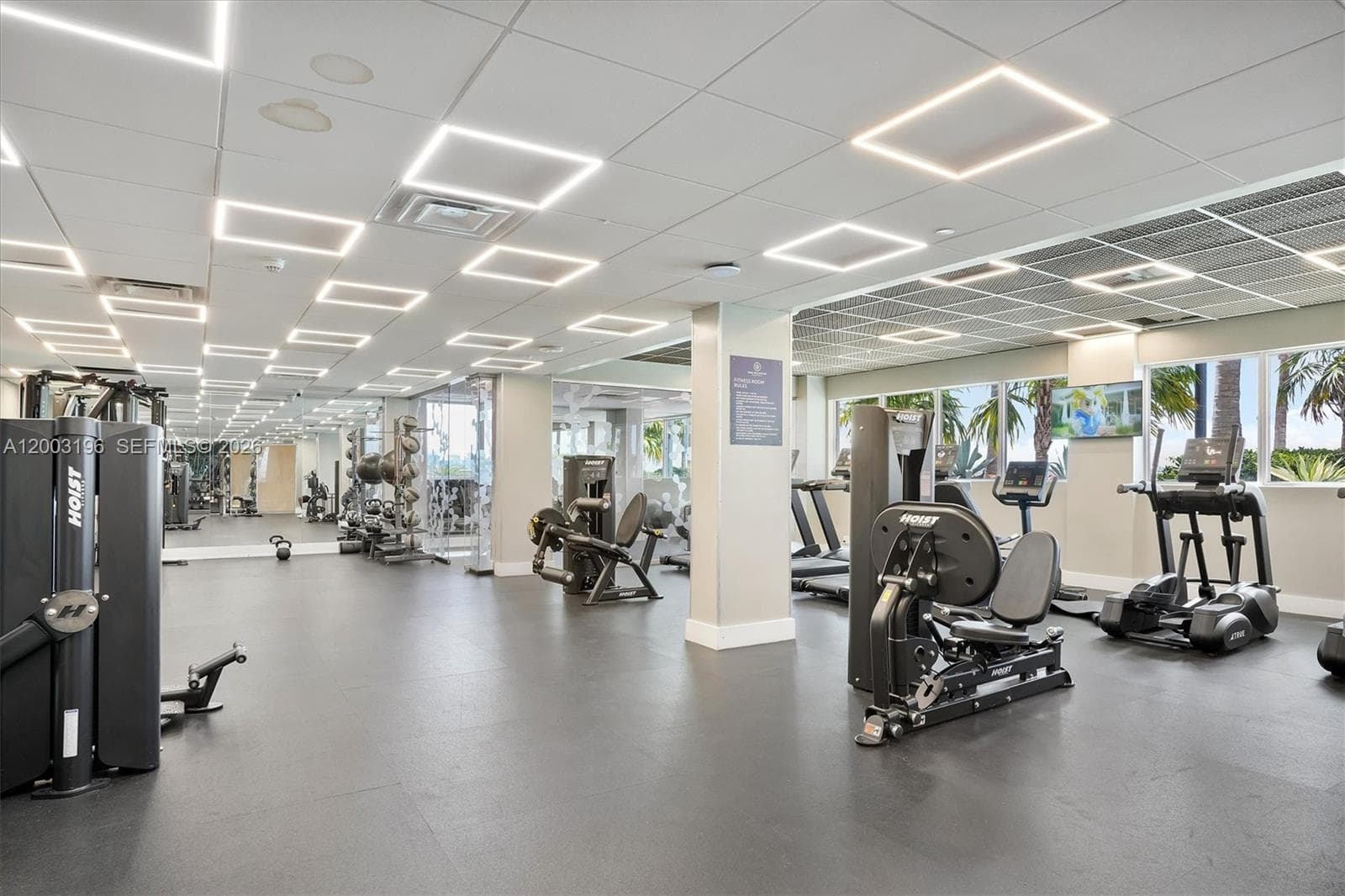 7501 E Treasure Dr, North Bay Village FL 33141 — 33