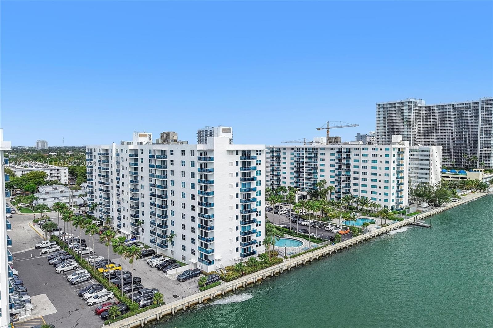 7501 E Treasure Dr, North Bay Village FL 33141 — 41