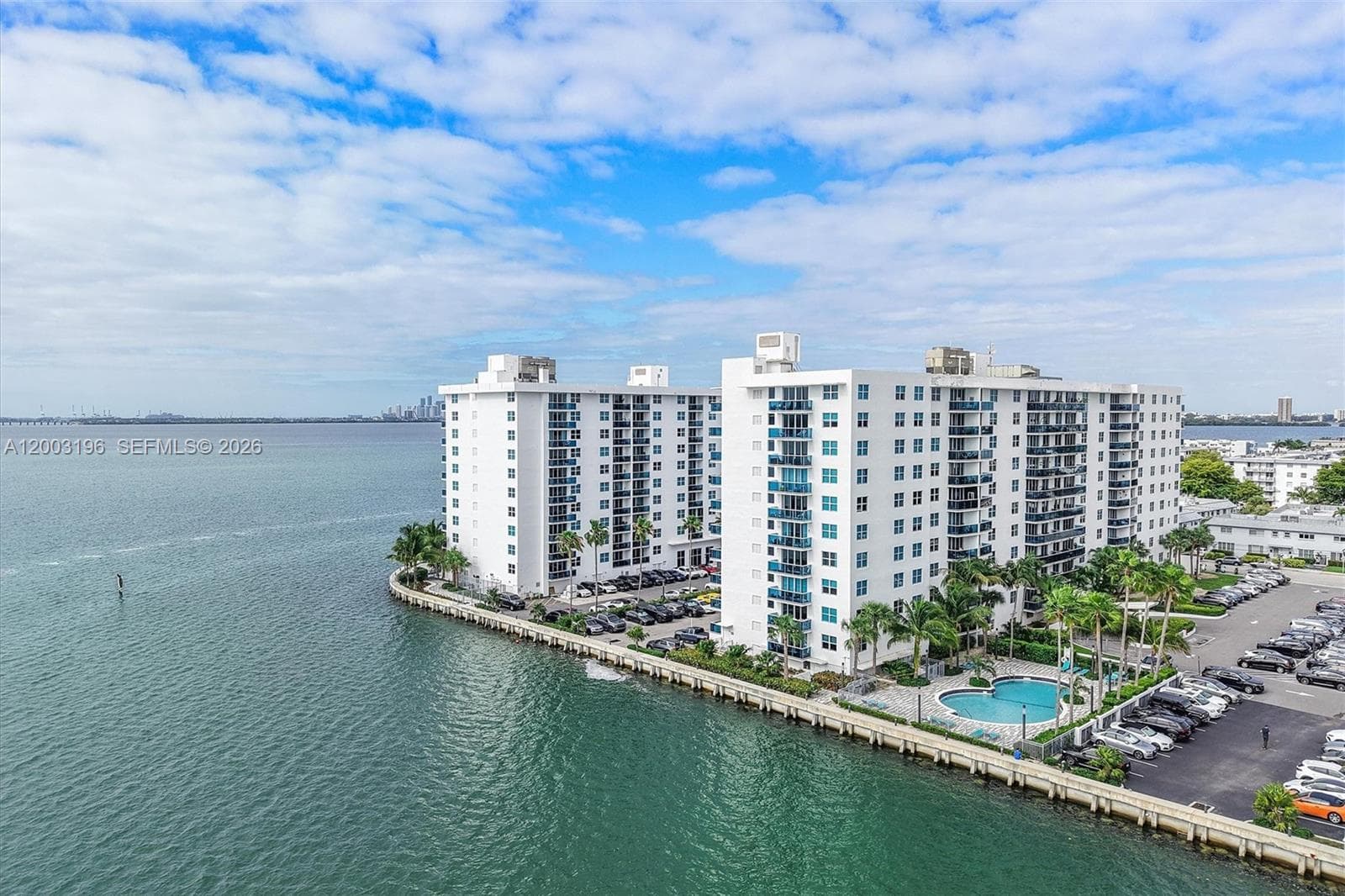 7501 E Treasure Dr, North Bay Village FL 33141 — 40