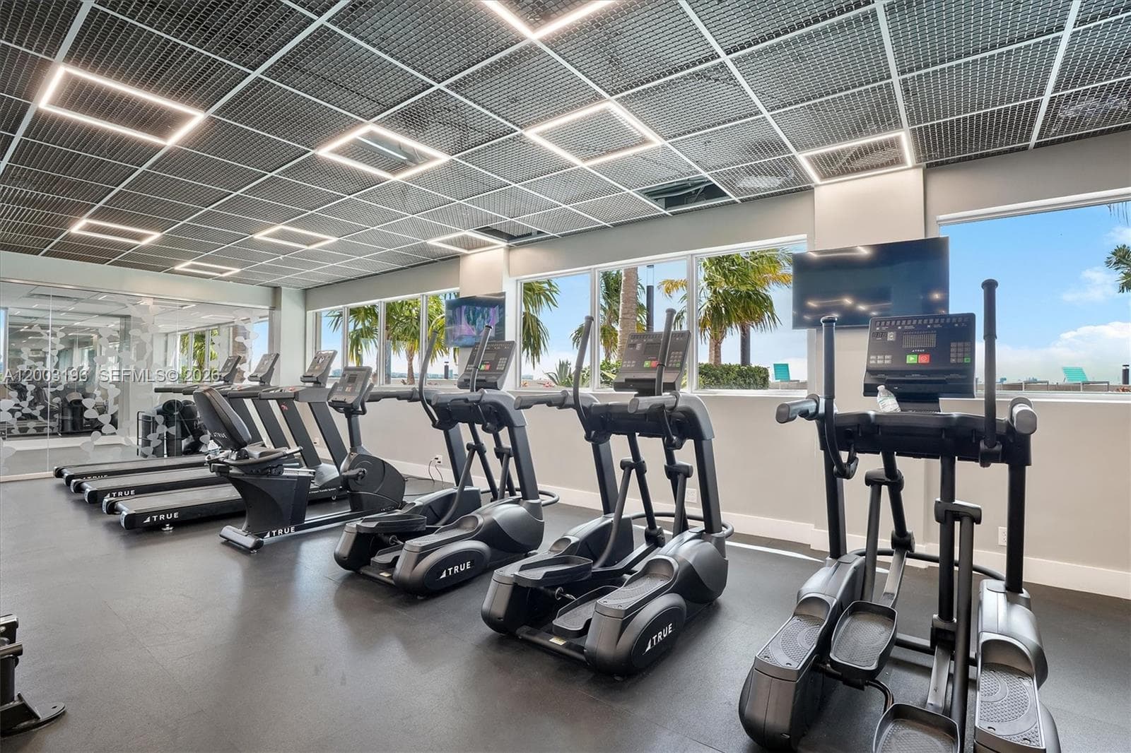 7501 E Treasure Dr, North Bay Village FL 33141 — 35
