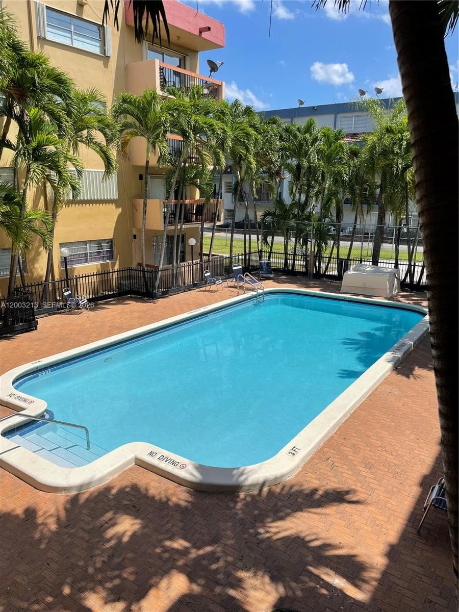 401 NW 72nd Ave # D, Miami FL 33126 — 10