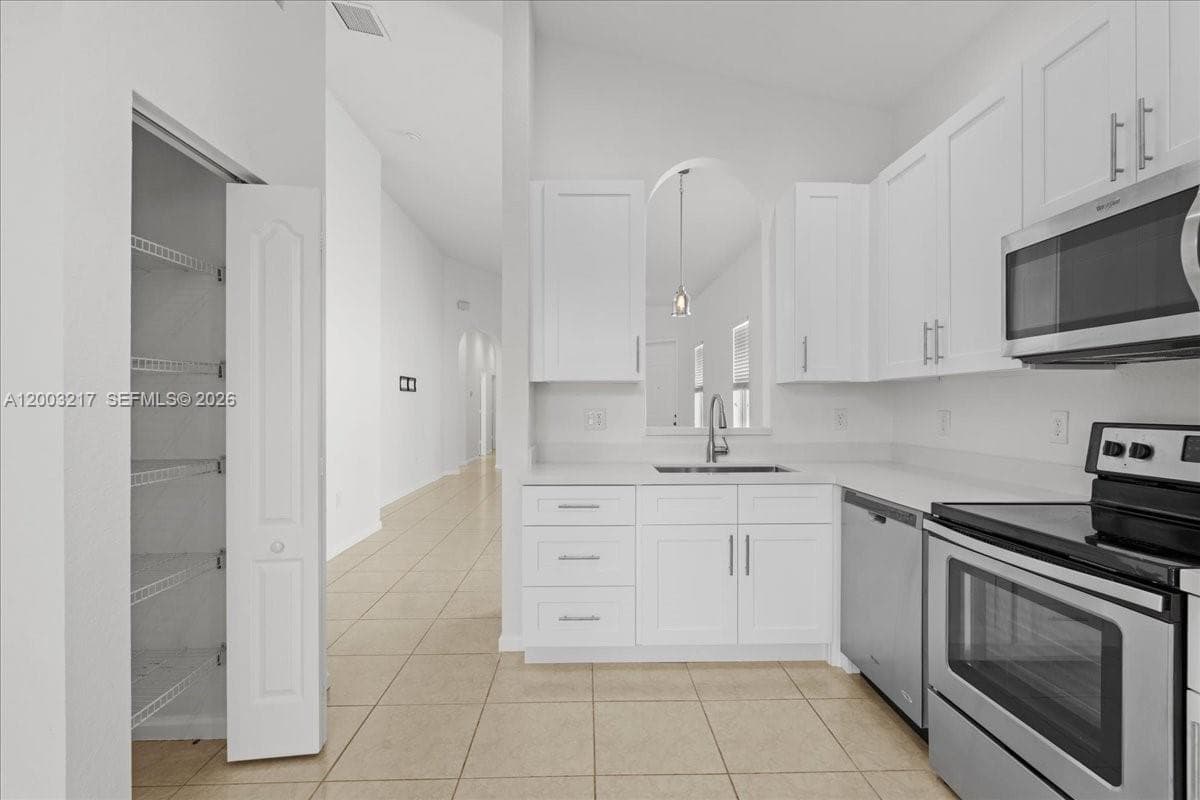 3954 NE 13th Dr, Homestead FL 33033 — 44