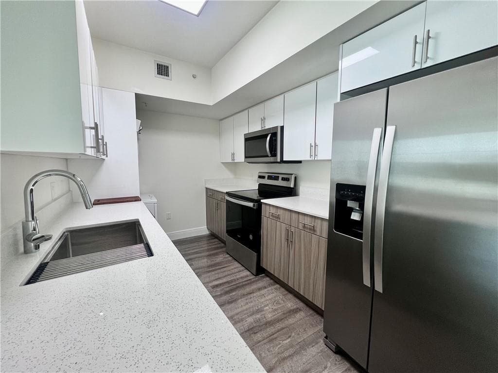110 SW 12 Street # 907, Miami FL 33130 — 1