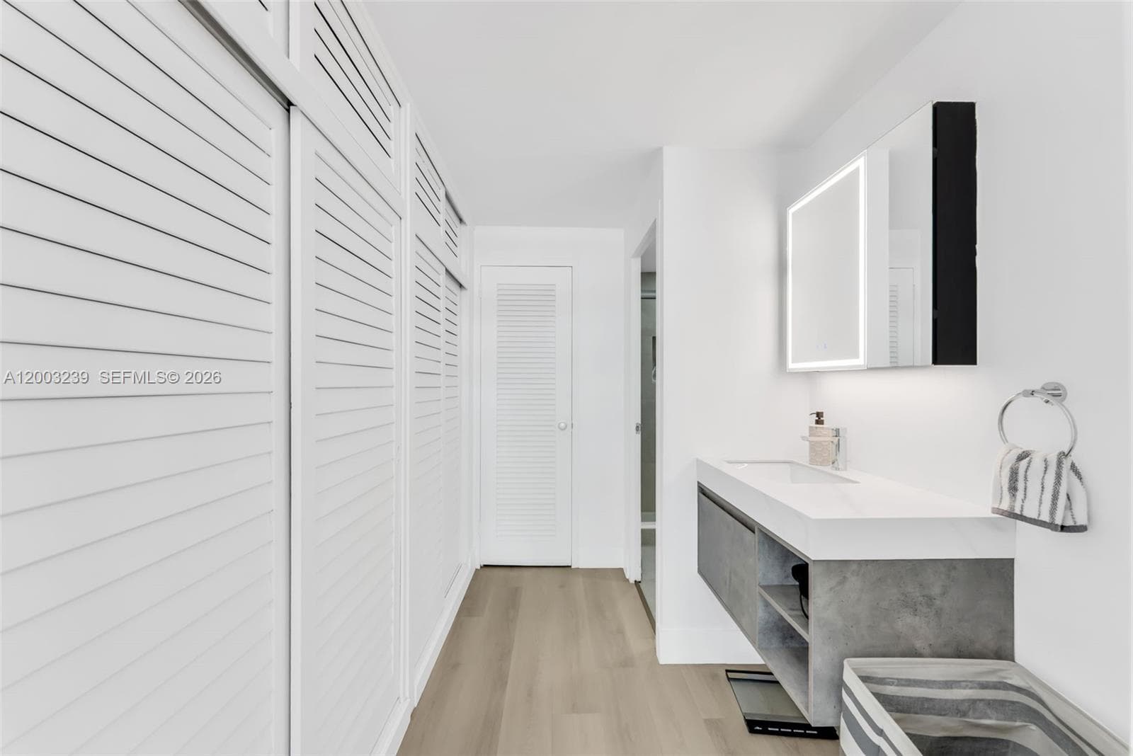 1408 Brickell Bay Dr # 518, Miami FL 33131 — 14