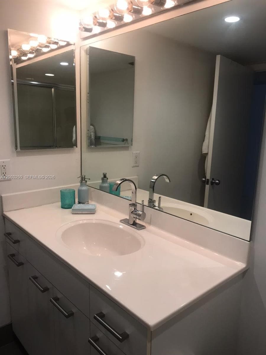 21055 Yacht Club Dr # 2904, Aventura FL 33180 — 13
