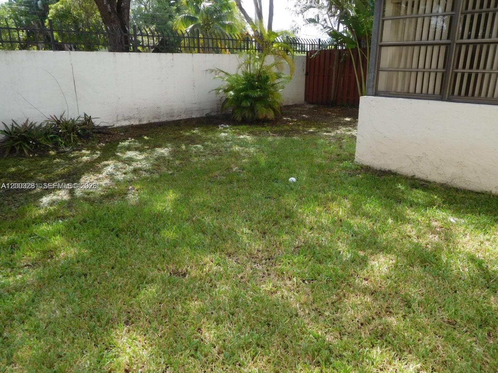 323 Ives Dairy Rd # 06, Miami FL 33179 — 23