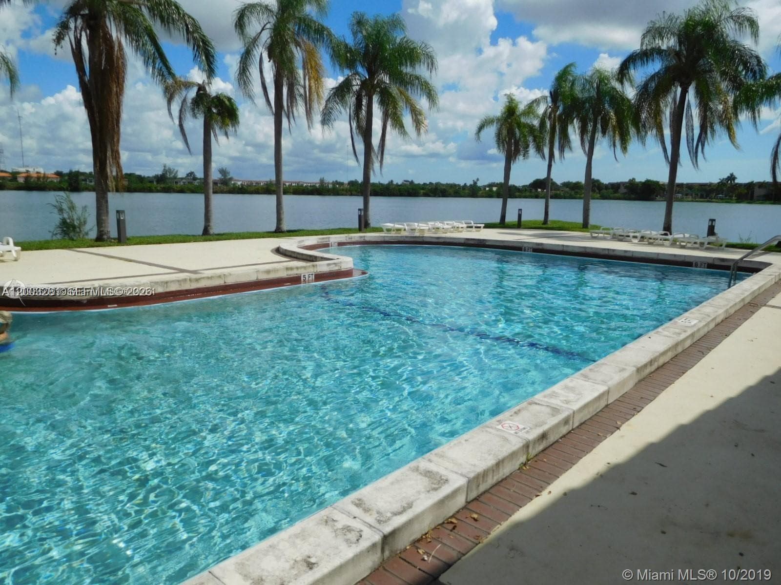 323 Ives Dairy Rd # 06, Miami FL 33179 — 24
