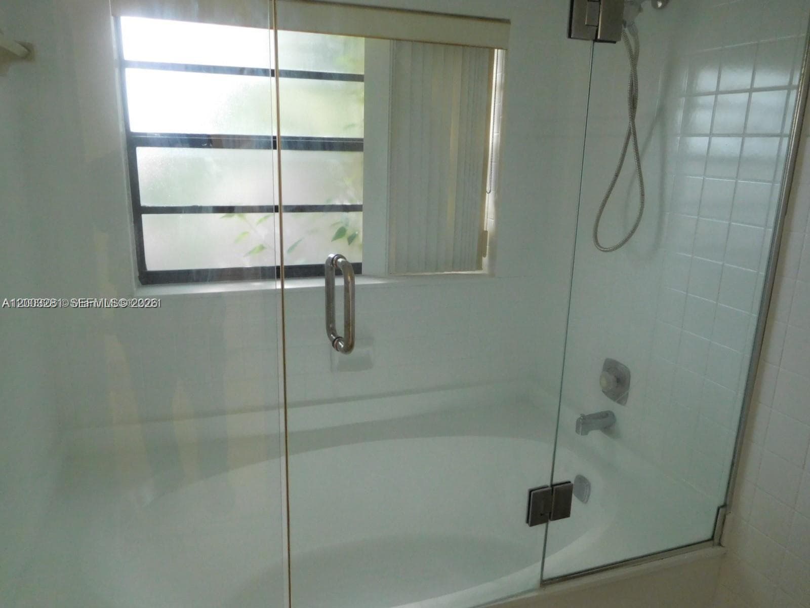 323 Ives Dairy Rd # 06, Miami FL 33179 — 18