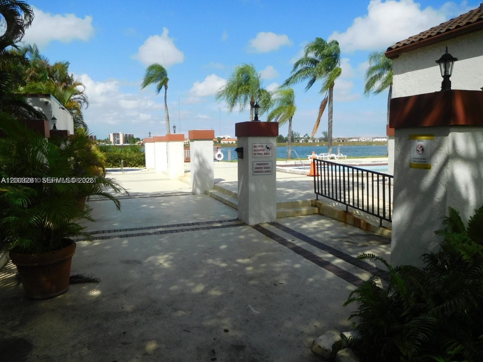 323 Ives Dairy Rd # 06, Miami FL 33179 — 29