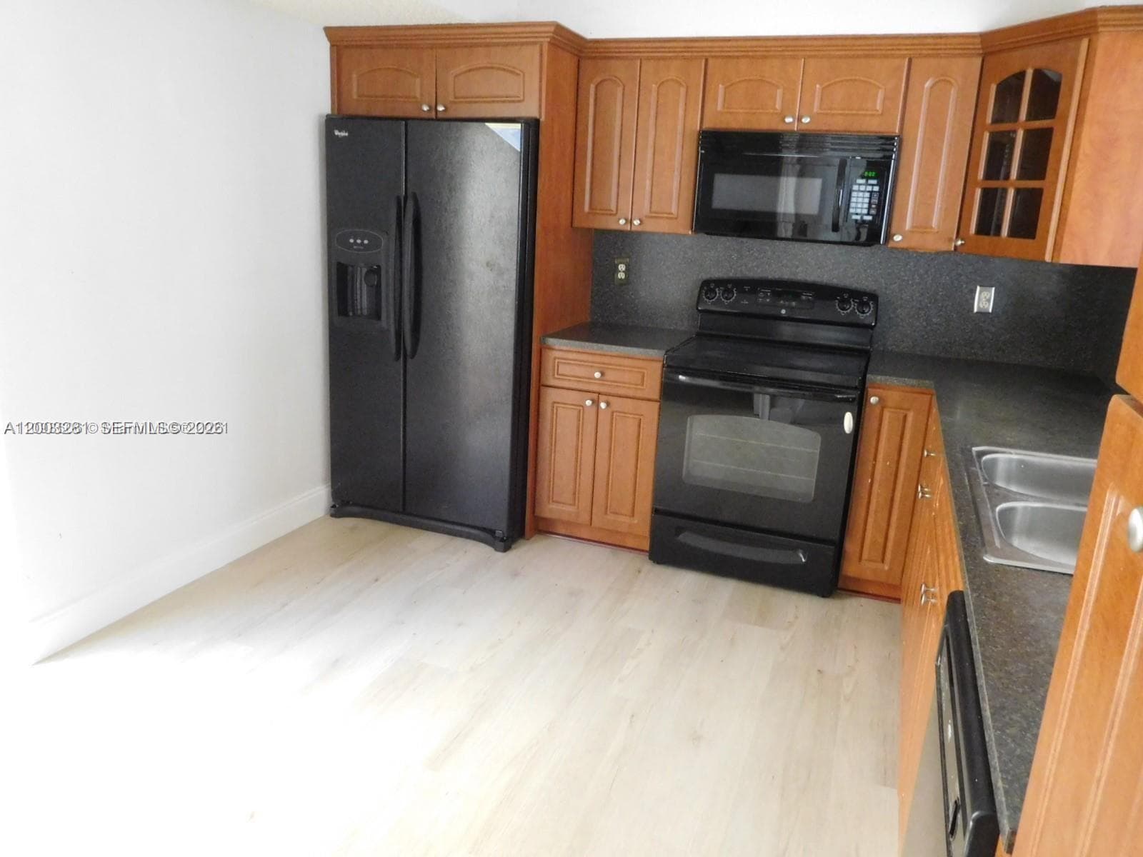 323 Ives Dairy Rd # 06, Miami FL 33179 — 4