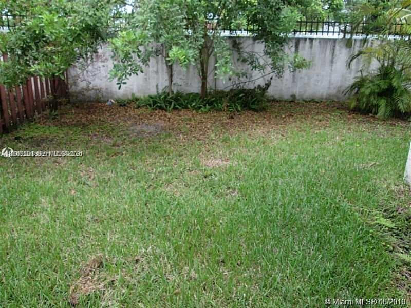 323 Ives Dairy Rd # 06, Miami FL 33179 — 21