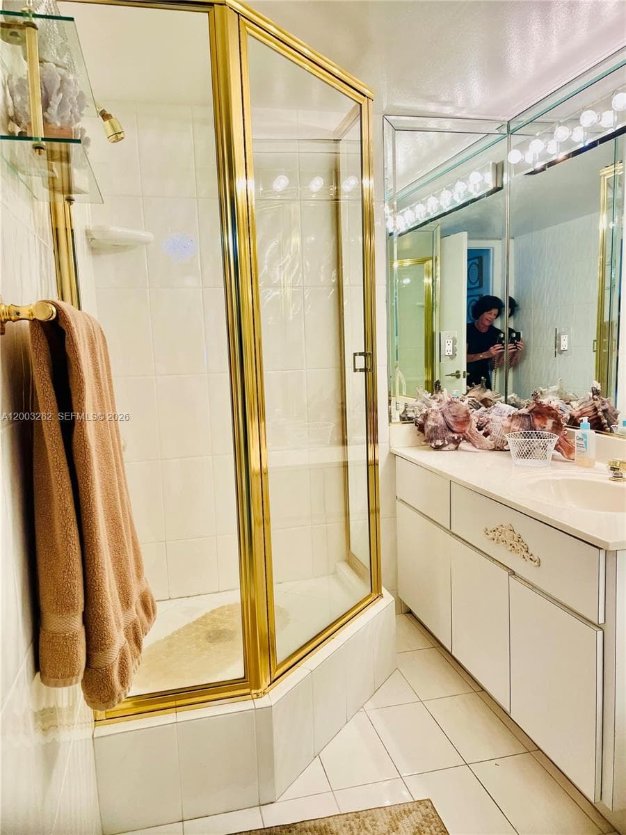 2555 Collins Ave # 1805, Miami Beach FL 33140 — 11