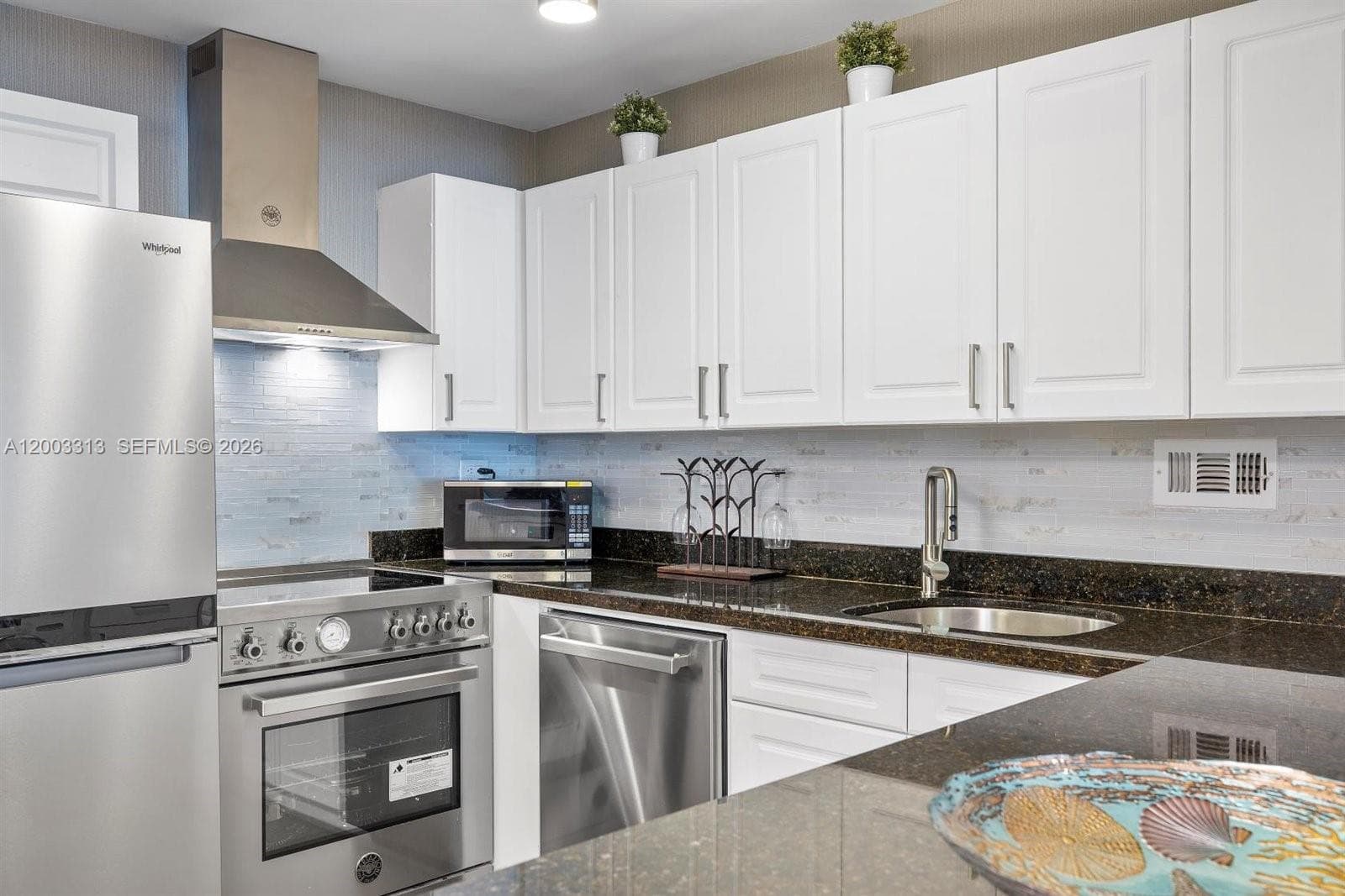 2301 Collins Ave # 421, Miami Beach FL 33139 — 13