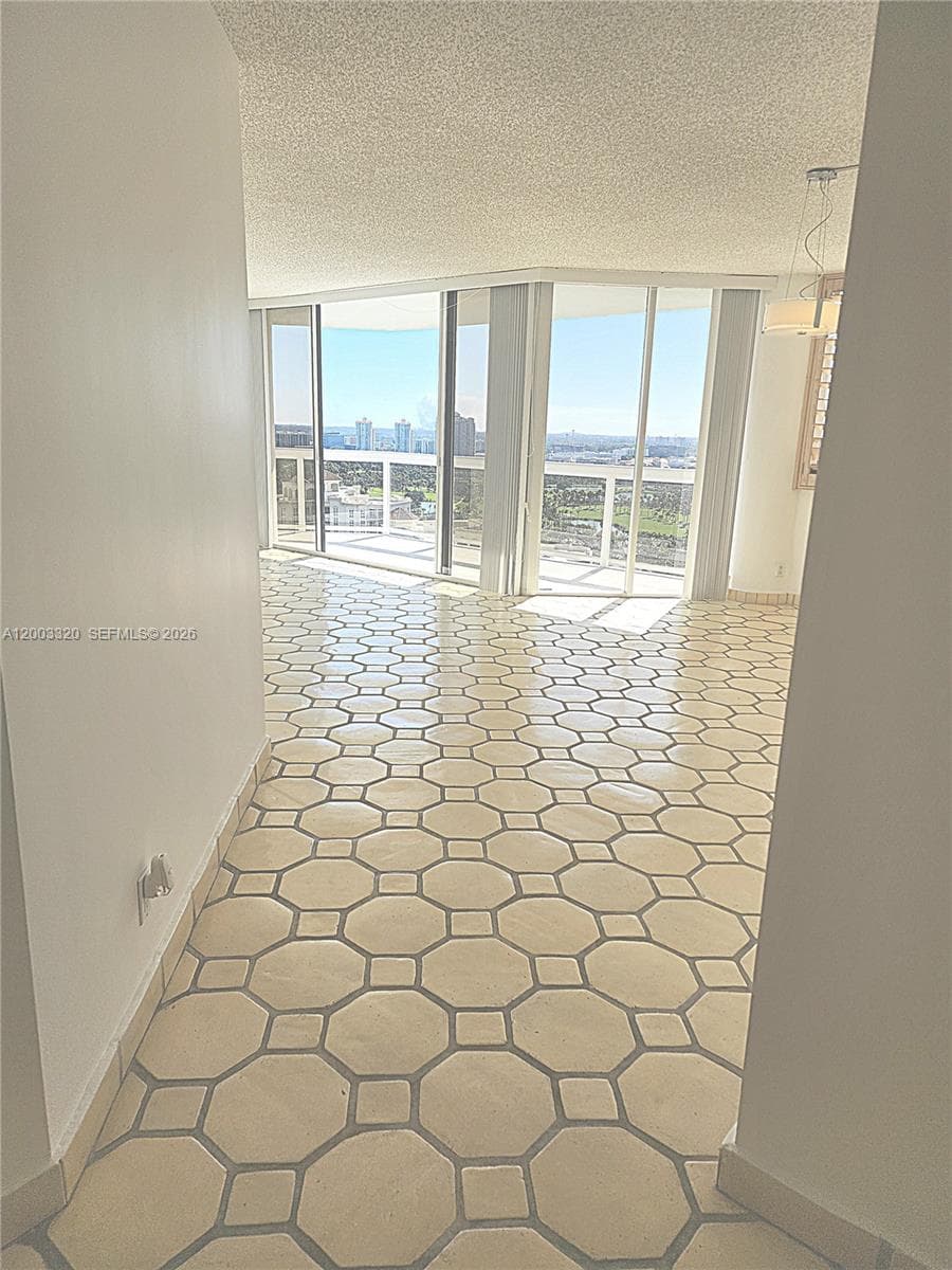 20185 E Country Club Dr # 2505, Aventura FL 33180 — 14