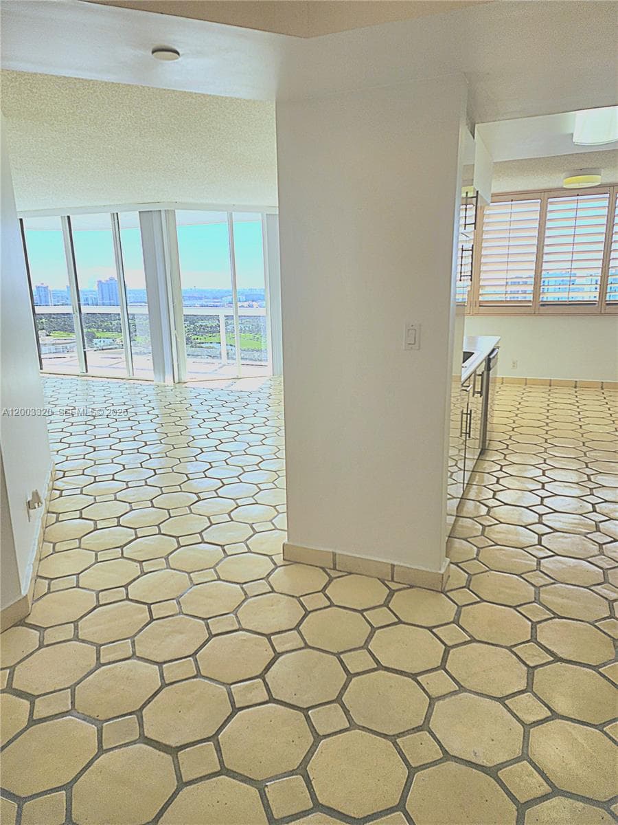 20185 E Country Club Dr # 2505, Aventura FL 33180 — 11