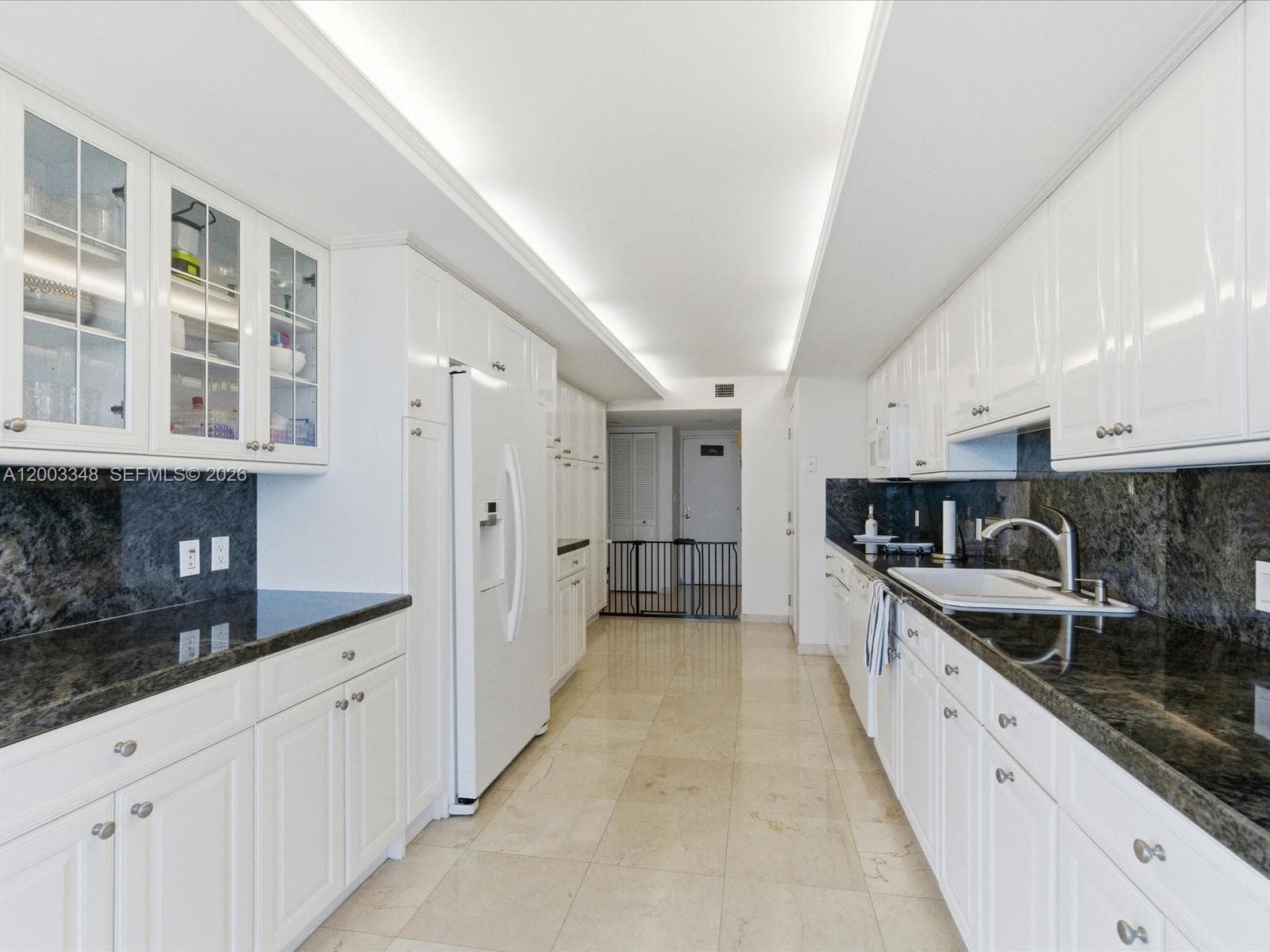 600 Grapetree Dr, Key Biscayne FL 33149 — 26