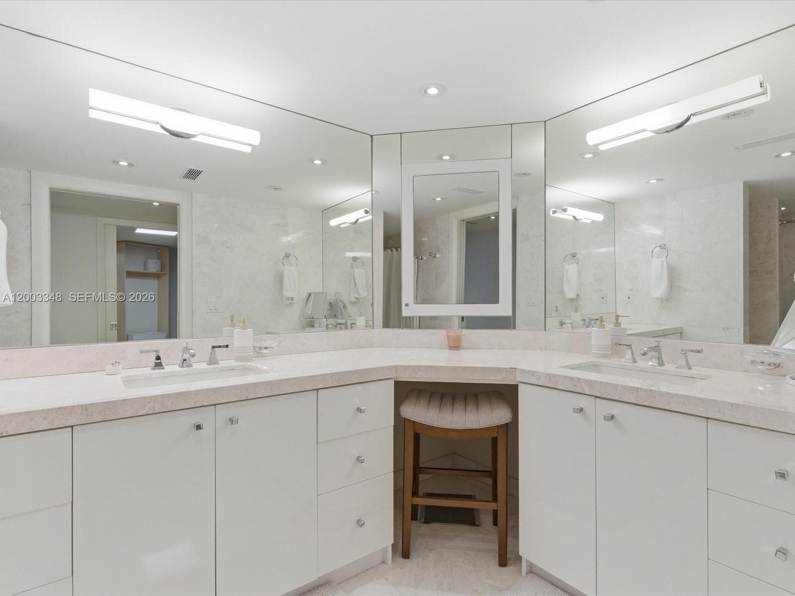 600 Grapetree Dr, Key Biscayne FL 33149 — 50