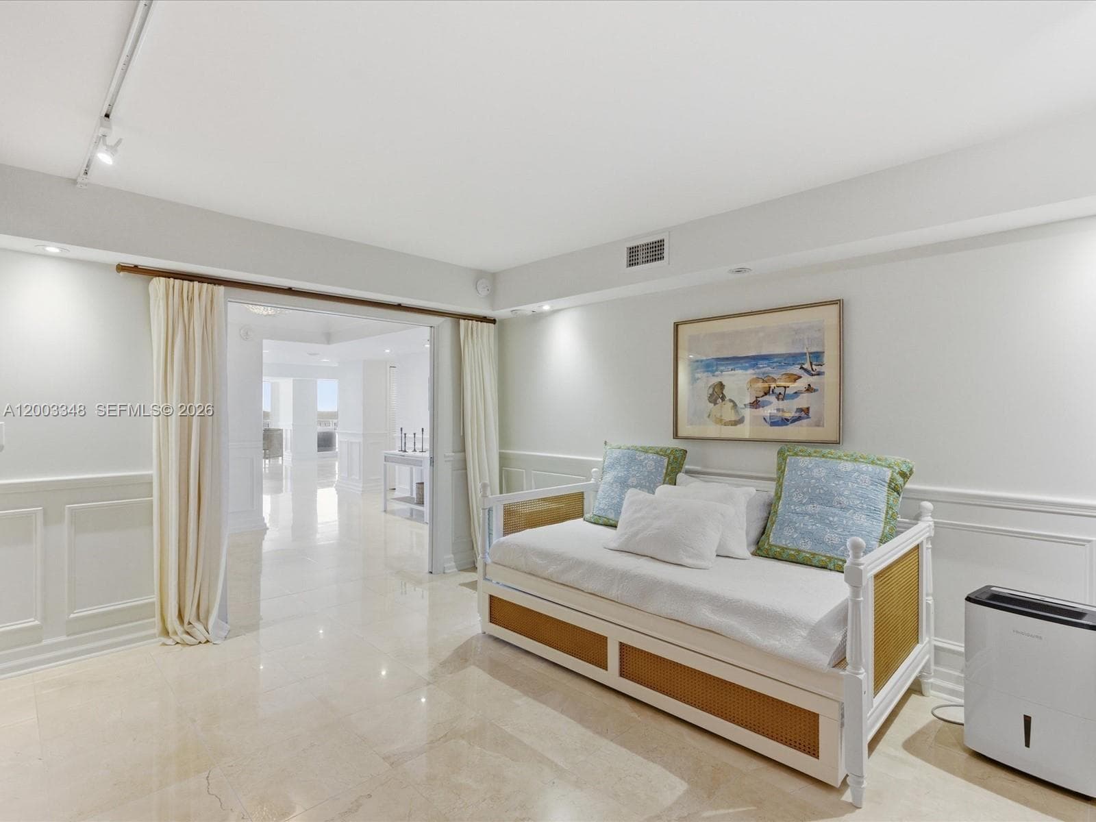 600 Grapetree Dr, Key Biscayne FL 33149 — 31
