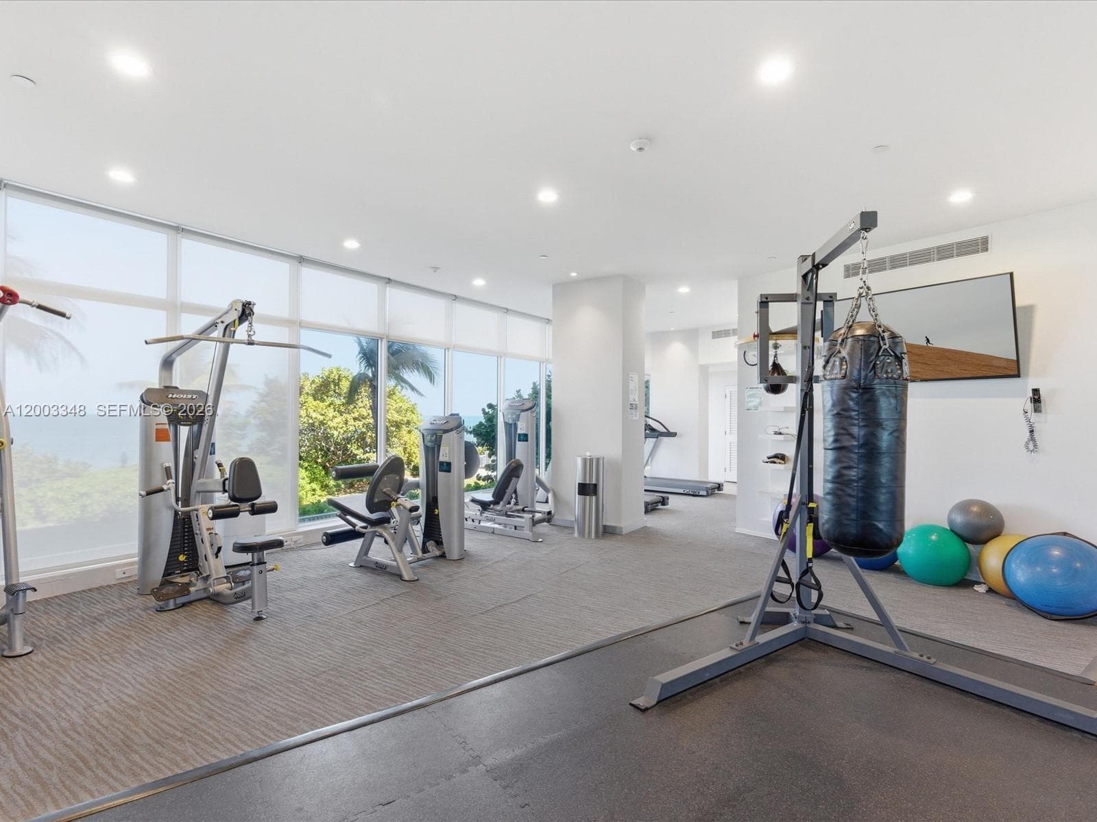 600 Grapetree Dr, Key Biscayne FL 33149 — 83